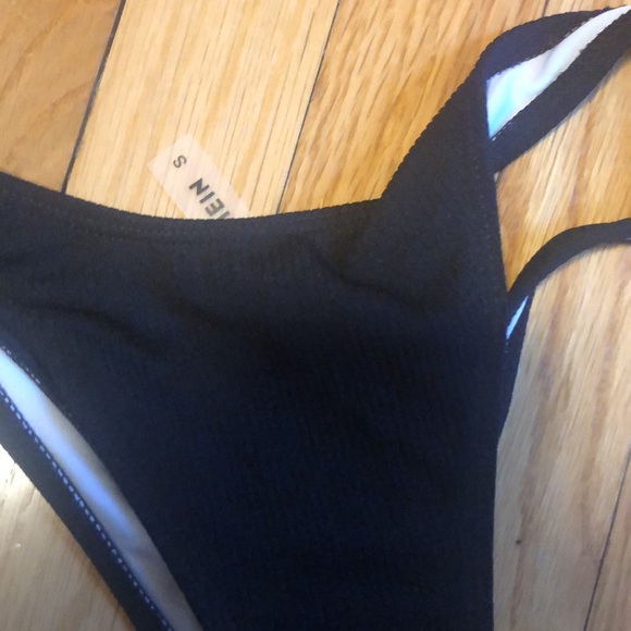 Women’s bikini red top by Meshki and black bottoms by Shein - Picture 13 of 13